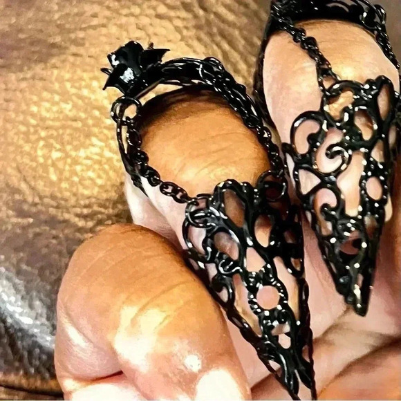 Two Black Finger Claw Gothic Rings - Picture 2 of 5